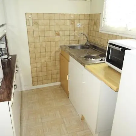 Апартаменты Le Jasmin - Paisible , Quartier Tranquille ! Mae-6724